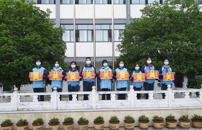 5 “学四史善读书  创建文明校园”主题黑板报比赛.jpg